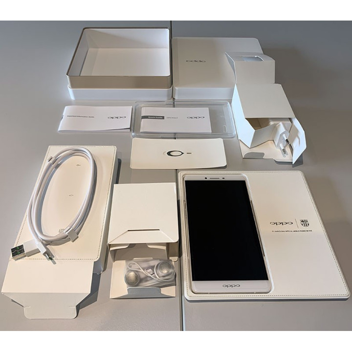 OPPO R7 Plus FC Barcelona Edition smartphone signed by Messi, Neymar and Suarez