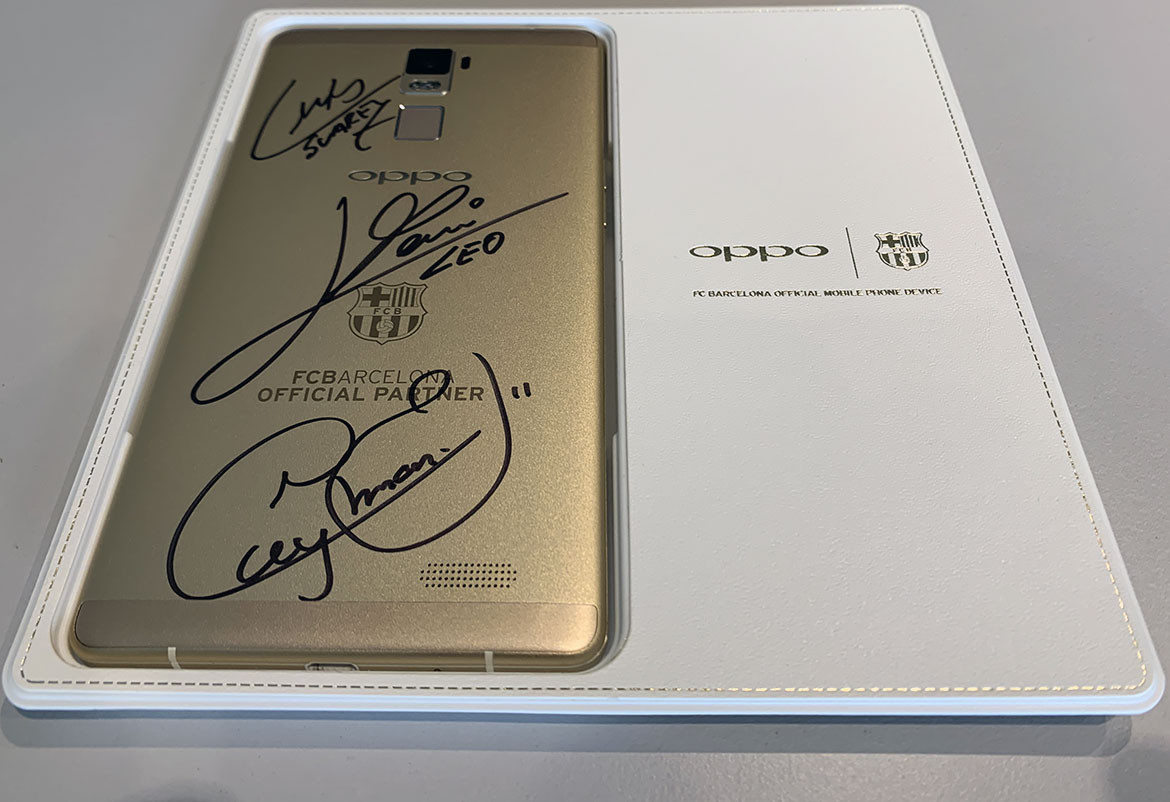 Smartphone OPPO R7 Plus FC Barcelona Edition signé par Messi, Neymar et Suarez