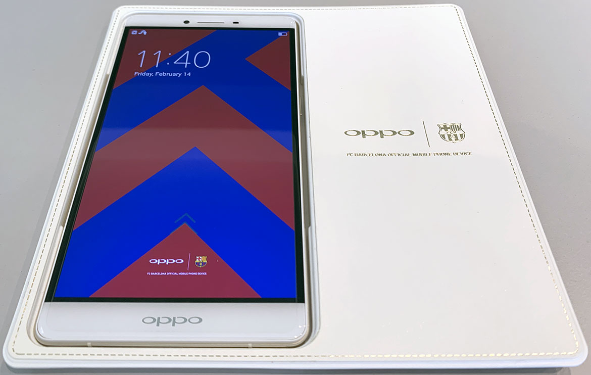 OPPO R7 Plus FC Barcelona Edition smartphone signed by Messi, Neymar and Suarez